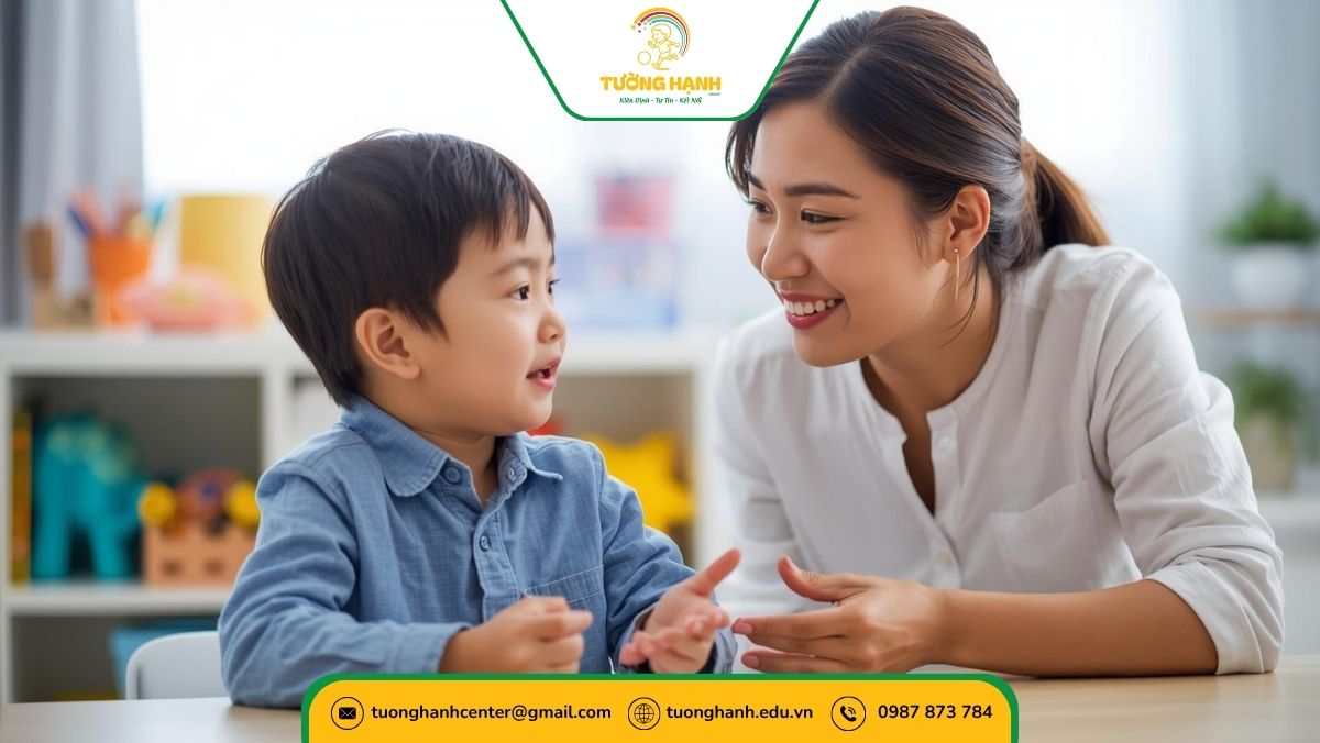 Trẻ bị rối loạn ngôn ngữ kiểm tra tại phòng khám