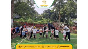 Các em hào hứng tham gia trò chơi kéo co