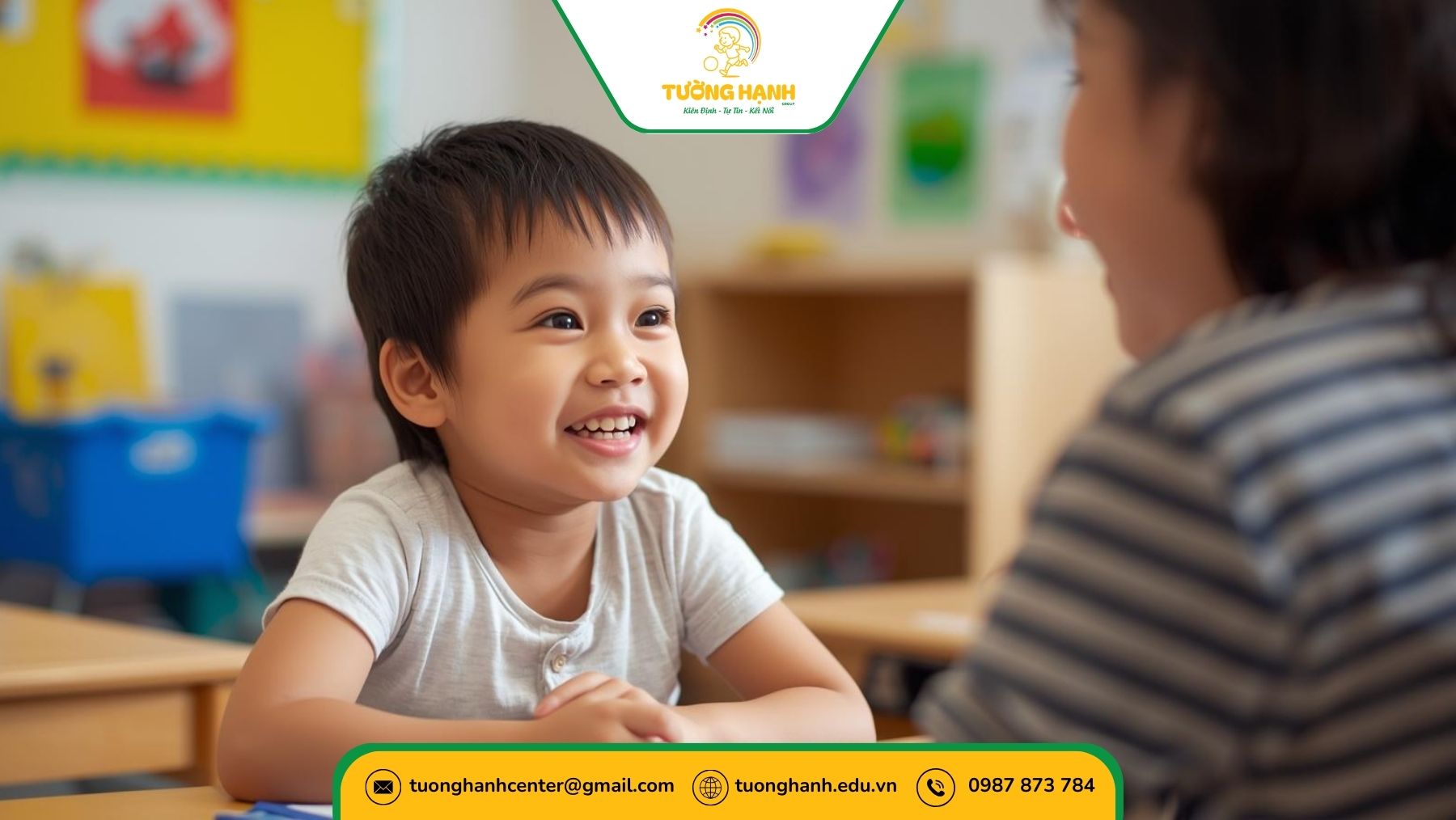 Trẻ tự tin giao tiếp với giáo viên sau khi tham gia can thiệp tại trung tâm