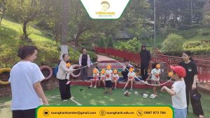 hình ảnh các bé vui chơi 