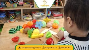 bé T.A chơi vui vẻ